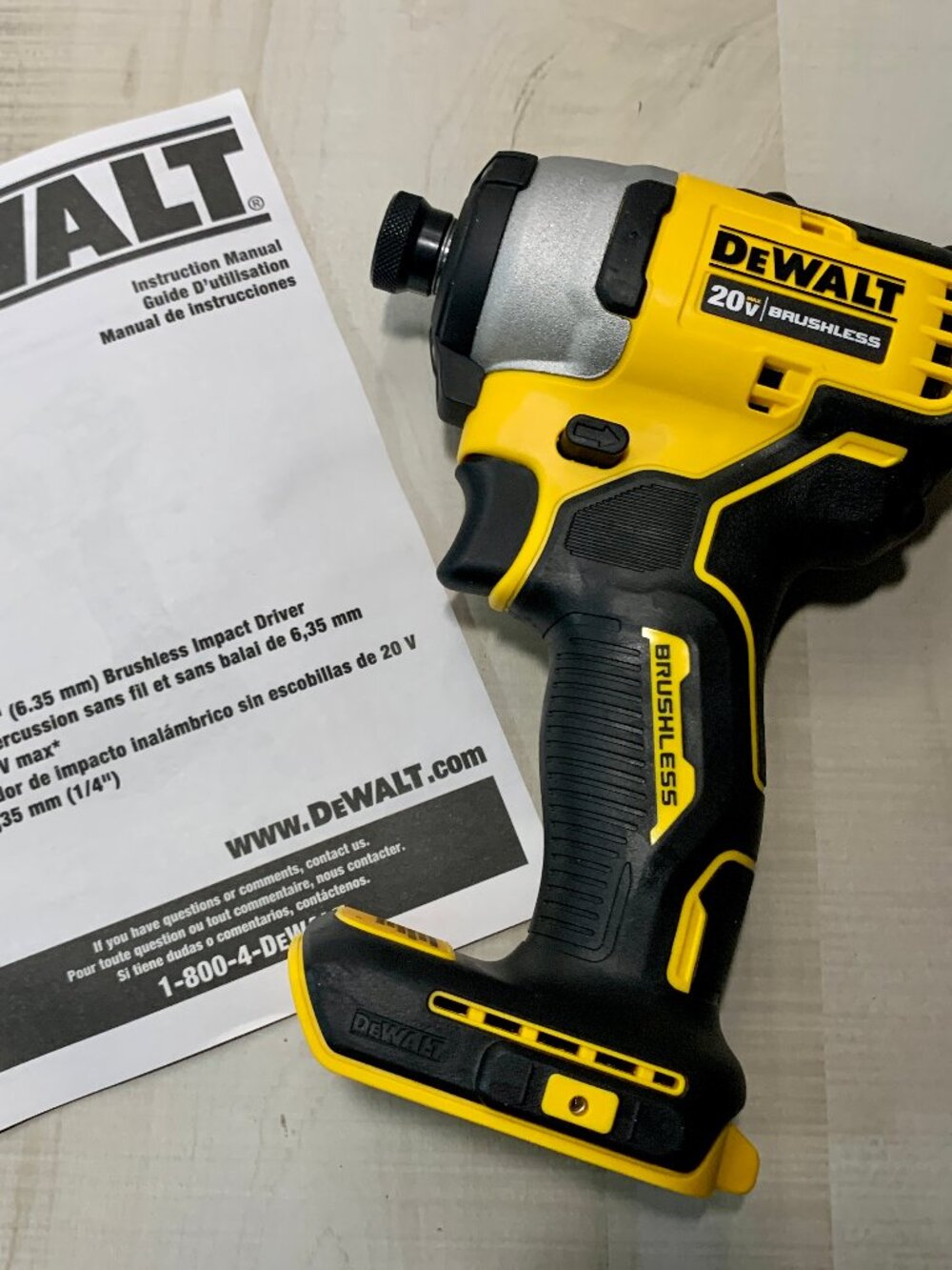 DCF809 DEWALT Impact 20v Max Compact 1/4 Inch Brushless **NEW**